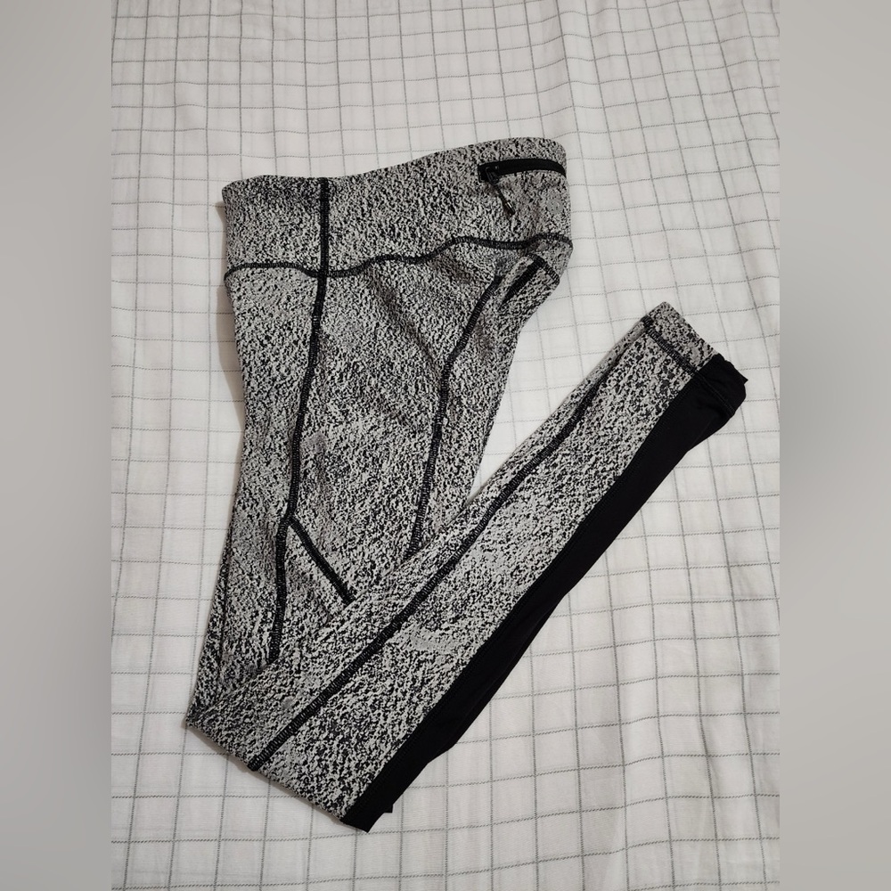 Lululemon Women’s Leggings size 2